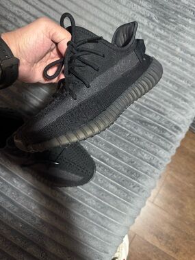 adidas Yeezy size 8